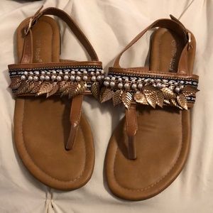 6W fun sandals